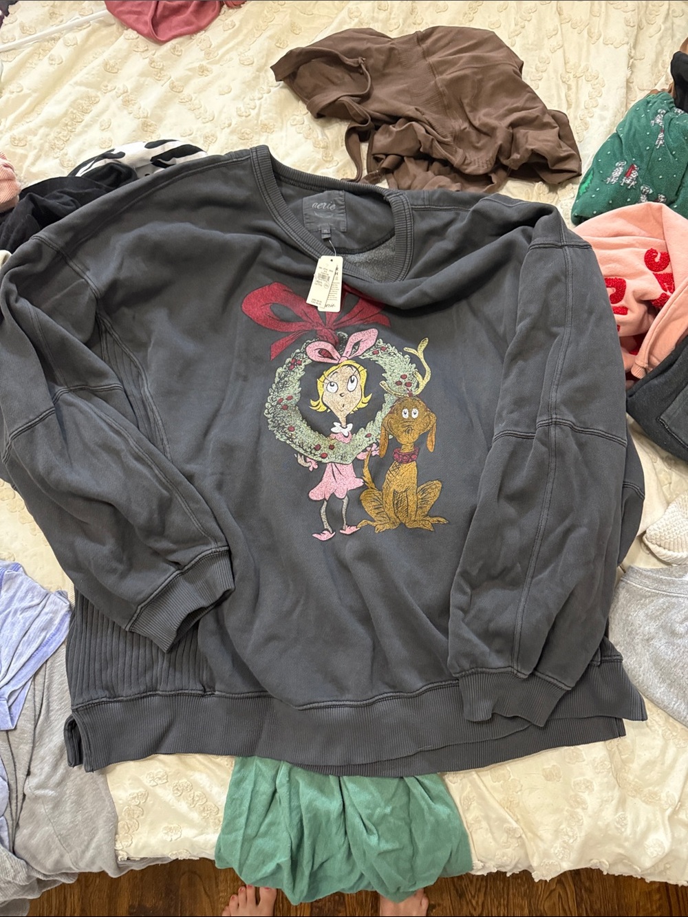 Aerie Cindy Lou Who Charcoal Graphic Sweatshirt NWT XXL